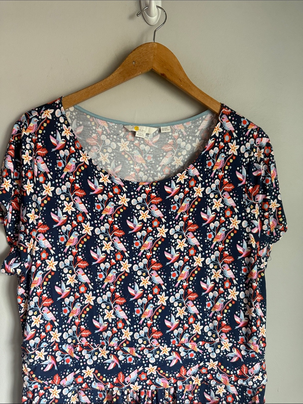 Boden Amelie Jersey Dress in a navy blue bird and floral print 16/18 - Picture 5 of 7